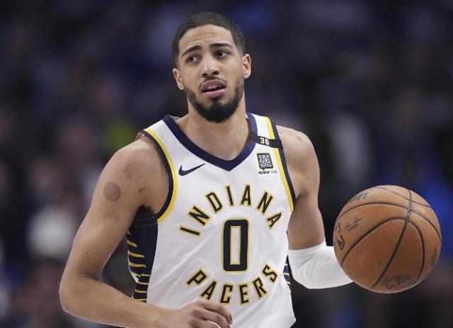 开云体育官网-哈里伯顿魔力不再 历史级进攻作古步行者自由落体