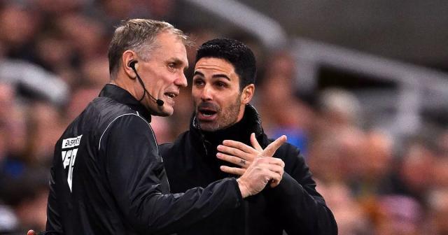 开云官网-VAR应更多“挑战”主裁？不如把质疑权让给交战双方